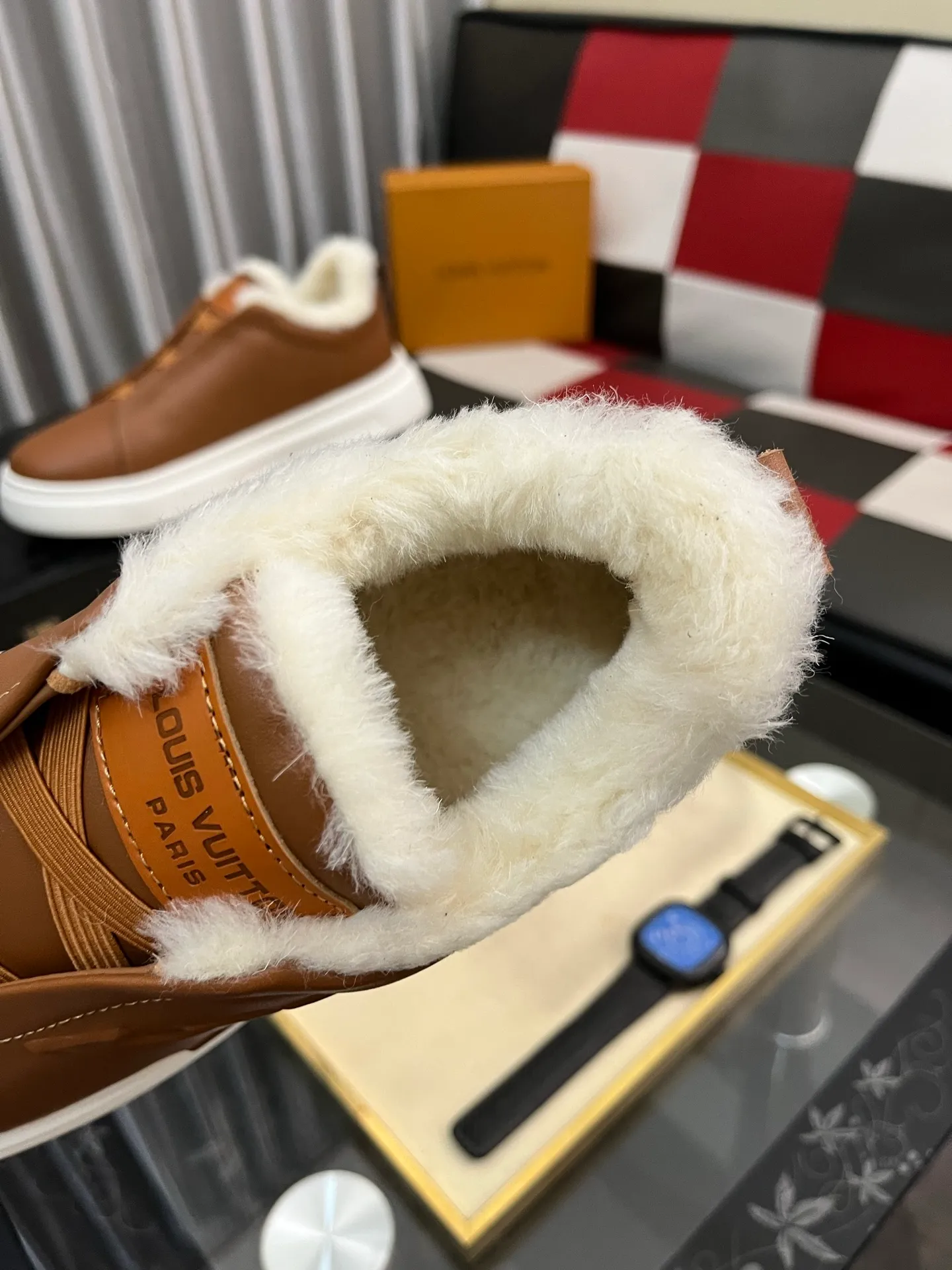 Men's shoes 💰480⌚️⌚️《Louis Vuitton/LV Louis Vuitton》casual shoes are a must-have for trendy men😍😍 Original brand imported from Italy, imported original leather, cow lining (refuse to discolor and grind feet) sole: original sole provided by the original factory, French lazy style design ⚠️fitting on the feet. Original quality super comfortable original sole. Code number: 38-442️⃣Colors available